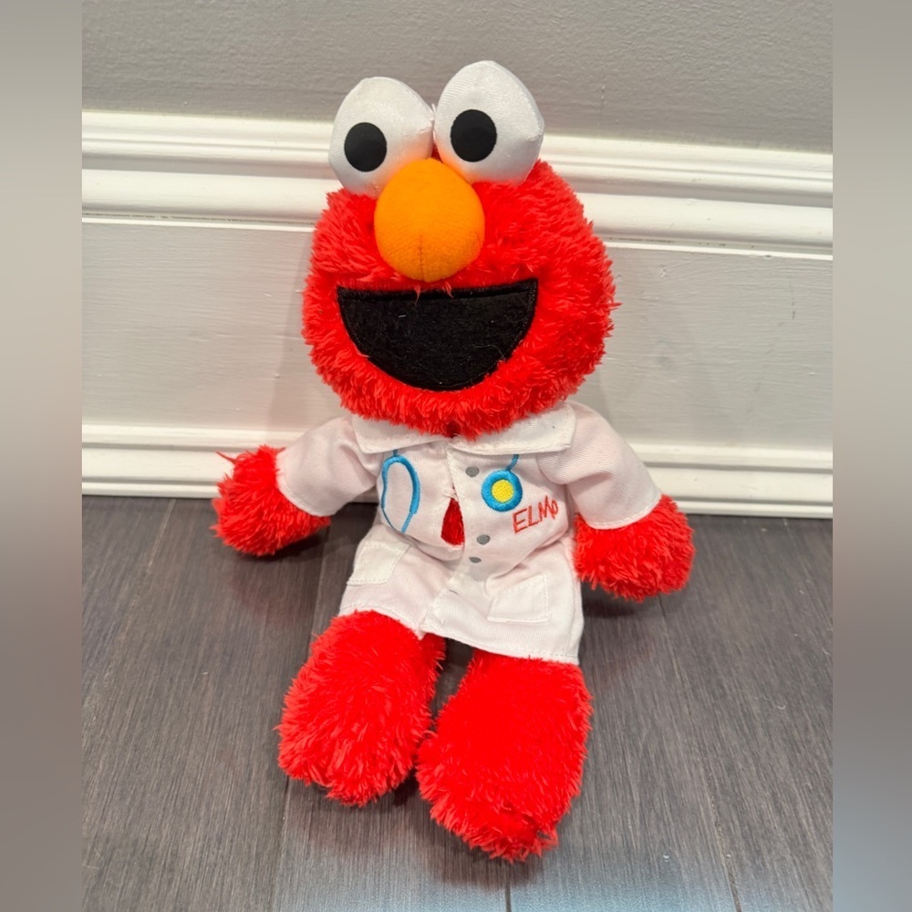 NWOT Sesame Street 12” in Red Elmo Doctor Plush Toy Stuffed Animal Toddler Baby